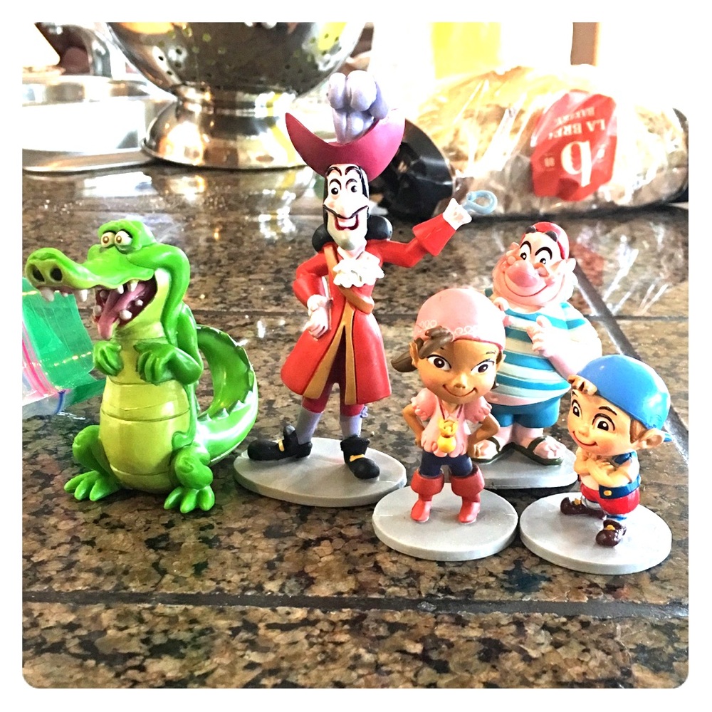 Jake and the neverland pirates figurines